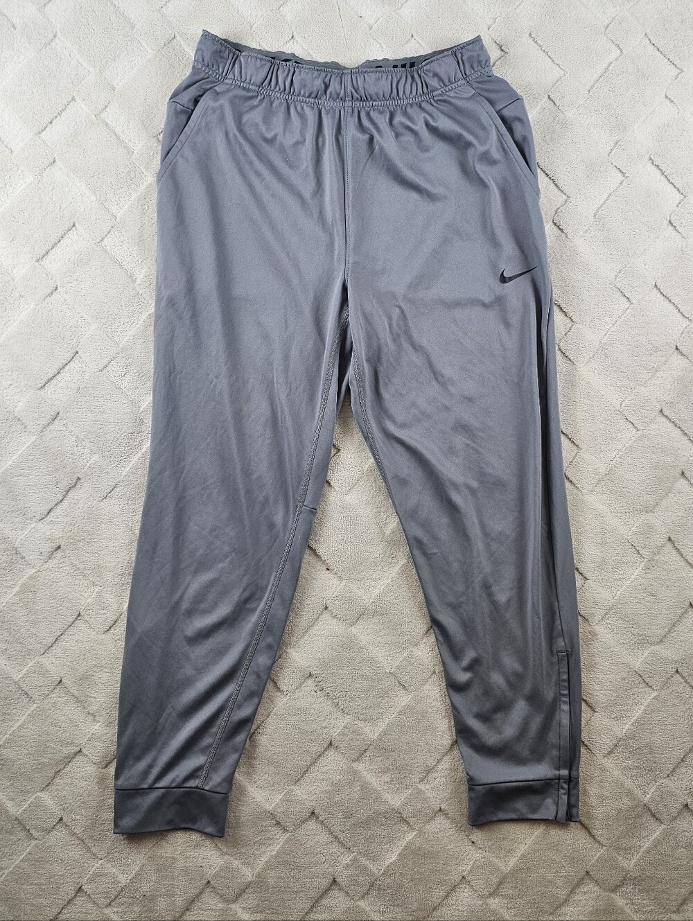 Nike Totality Dri-FIT Tapered Versatile Pants Mens Medium Gray Sweatpant joggers
